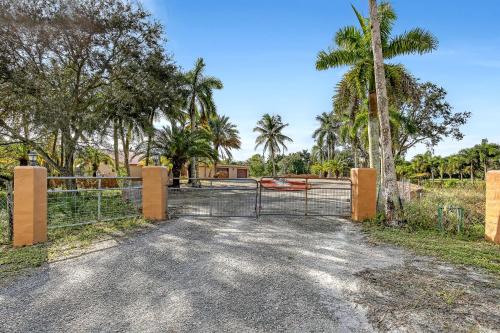 Wellington 4 BR Vacation Home with Pool in Wellington, USA