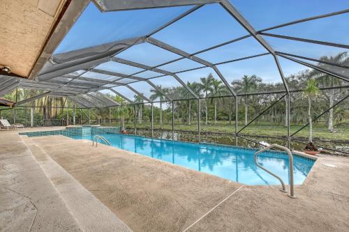 Wellington 4 BR Vacation Home with Pool in Wellington, USA