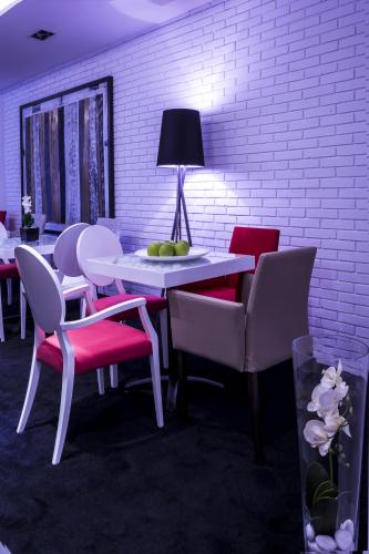 مطعم, Garni Hotel Eter in نيس