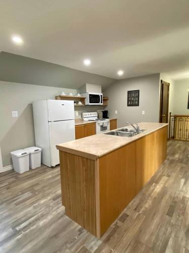 ENTIRE 2-BEDROOM TOWNHOUSE ON a RUSTIC FARM - C in Lambton Shores (ON)