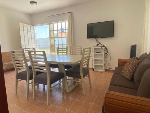 ห้องส่วนกลางสำหรับนั่งเล่น/ดูทีวี, Casa en Oaxtepec in เปเดรกัล