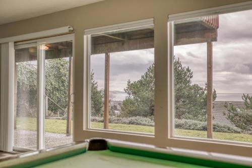 Hillside House - image 11