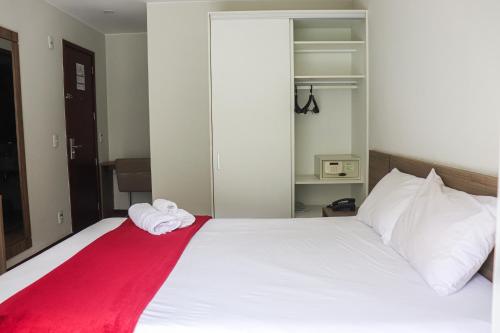 SUITE VPM - Varanda, Ar Cond, Estacionamento, Cama Queen, Vista Incrível, 400mb Wi-fi, TV Smart, Serviços de Streaming, Ducha Forte, Próximo a Barra da Tijuca e Recreio, 10min de carro da Praia