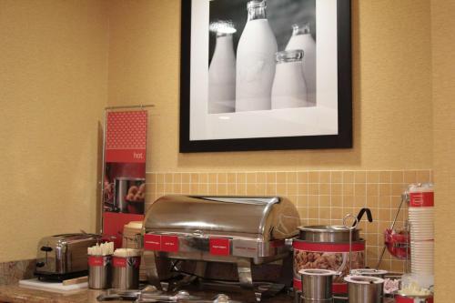 Hampton Inn Hampton-Newport News - image 6