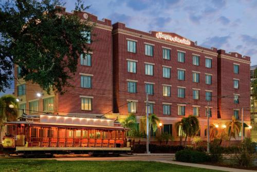 Hampton Inn By Hilton & Suites Tampa/Ybor City/Downtown