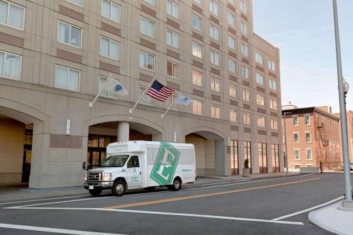 Embassy Suites Boston at Logan Airport in Boston, USA