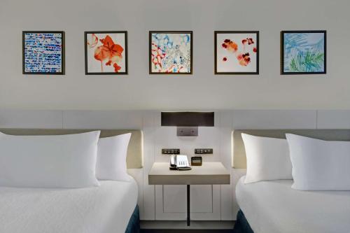 Double Room with Two Double Beds image 2