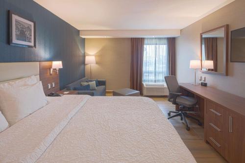 One-Bedroom King Suite - Non-Smoking image 5