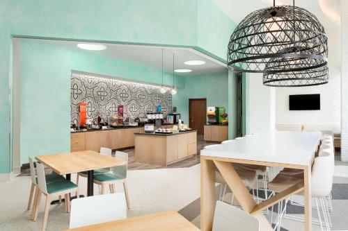 Toit ja joogid, Hampton Inn & Suites by Hilton Santa Monica in Santa Monica