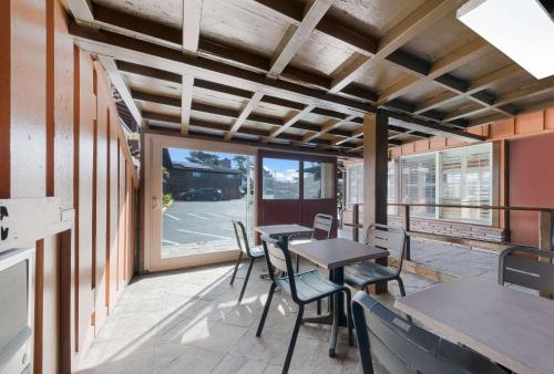 設施, 克拉麗奧精選威爾基旅館-太平洋格羅夫-蒙特雷 (Clarion  Collection Wilkie's Inn Pacific Grove - Monterey) in 近市中心