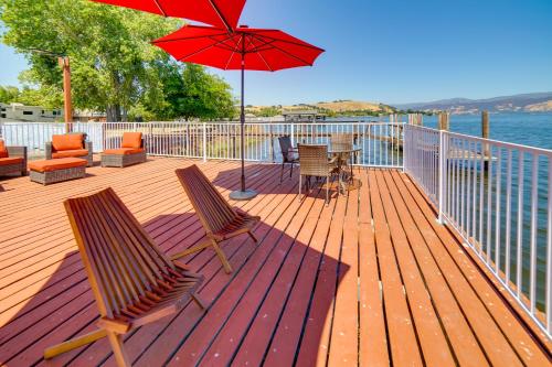 Lovely Lakeport Retreat with Smart TV Walk to Pier! in Lakeport (CA)