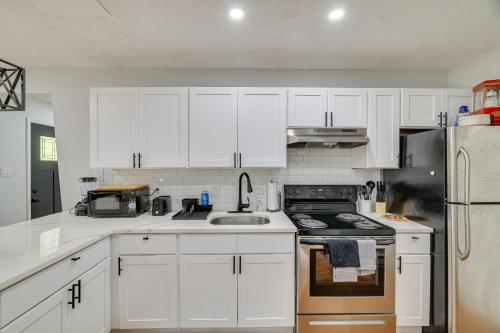 Charming Poconos House with Deck Community Perks! in Tobyhanna, USA