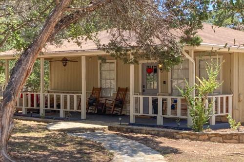 Meadow Creek Cottage in Wimberley, USA