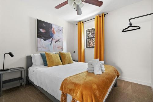 Bachelorette/Bachelor Getaway! 6BR House w/ Pool in Austin, USA