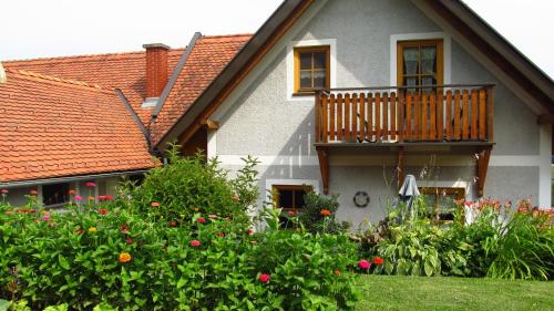 Apartment with Garden View