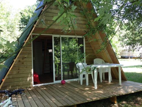 Erkély/terasz, Camping Domaine de Mepillat in Saint-Trivier-de-Courtes