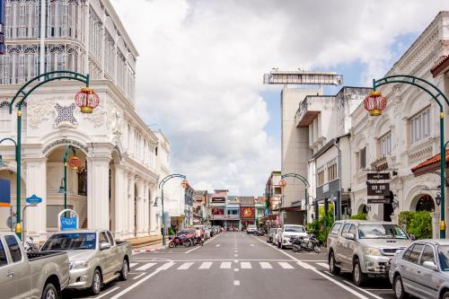 The Tint at Phuket Town Hotel14