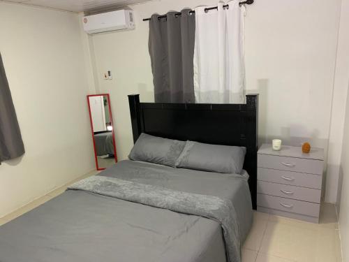 2 Bed House - Sleeps 4 - Pool - Parking - Wifi, Georgetown (foto 2)