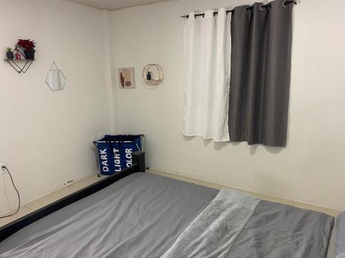 2 Bed House - Sleeps 4 - Pool - Parking - Wifi, Georgetown (foto 3)