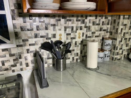 2 Bed House - Sleeps 4 - Pool - Parking - Wifi, Georgetown (foto 9)