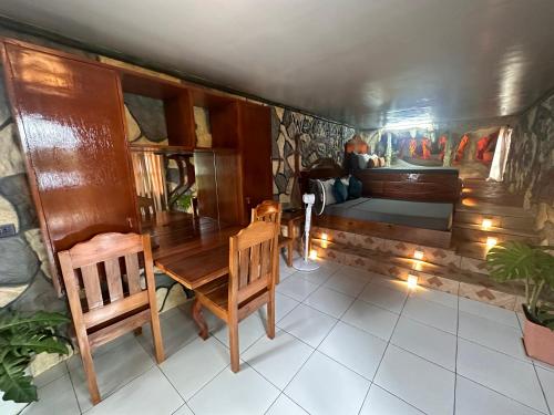 Gratum Beach Resort Room Type - Quadruple Room with Sea View