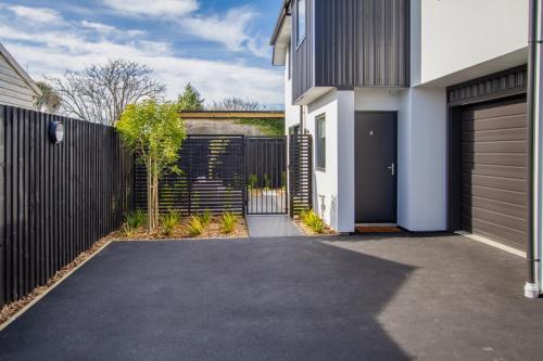 Exterior view, Sunsoaked & Stylish 3 Bed, 1.5 Bath Home w Garage in Mairehau