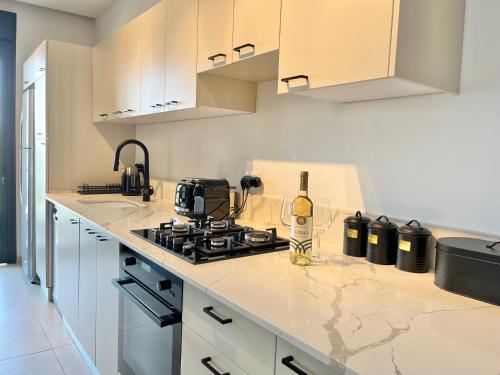 Cocina, Jerusalem 9 - By Beach Apartments TLV in Bat Yam
