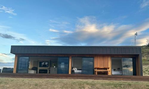 A szálláshely kívülről, Ocean Waters in Mahia