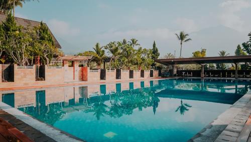 Плувен басейн, Villa Rancabango Hotel & Resort in Tarogong Kaler