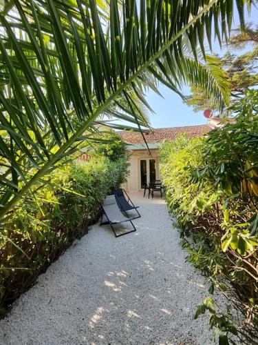 Facilities, Studio jardin Piscine climatisatisation acces plage near Boulouris Sur Mer Train Station (Saint-Raphaël)