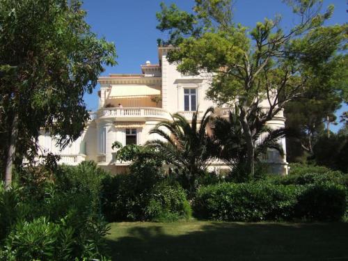 Exterior view, Studio jardin Piscine climatisatisation acces plage near Boulouris Sur Mer Train Station (Saint-Raphaël)