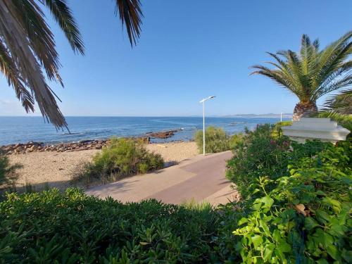 Surrounding environment, Studio jardin Piscine climatisatisation acces plage near Boulouris Sur Mer Train Station (Saint-Raphaël)