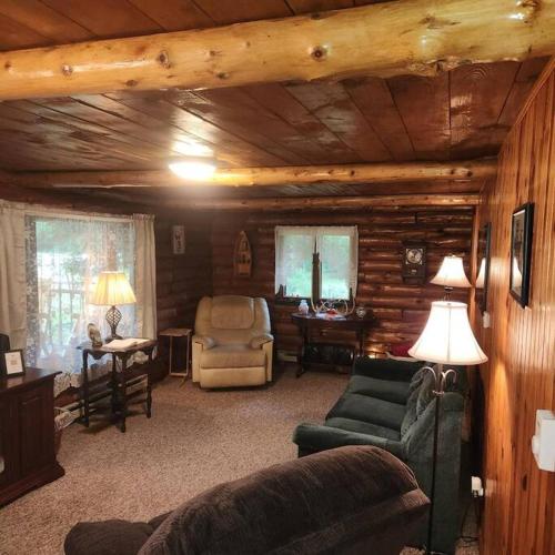 Cozy Rustic Forestport Cabin: Adirondack Getaway: in Forestport, USA