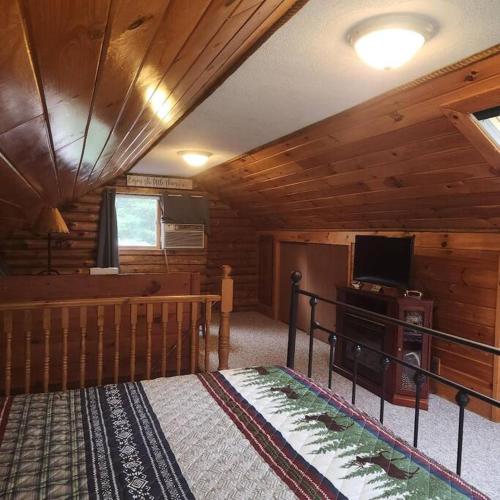 Cozy Rustic Forestport Cabin: Adirondack Getaway: in Forestport, USA