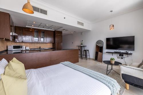 Spacious Studio in Downtown I 8 Boulevard Walk - image 10