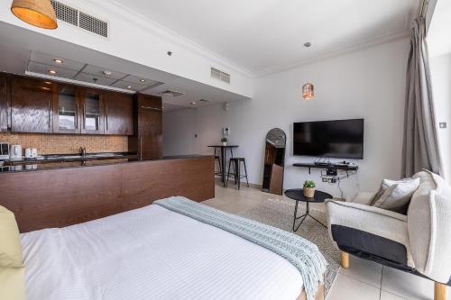 Spacious Studio in Downtown I 8 Boulevard Walk - image 8