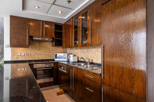 Spacious Studio in Downtown I 8 Boulevard Walk - image 2