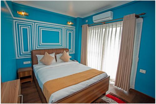 Double Room with Lake View image 10