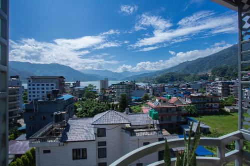 Double Room with Lake View image 4