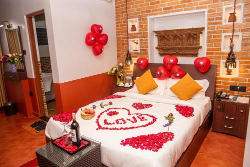 Deluxe Double Room with Bath image 10
