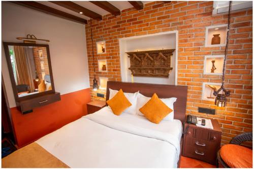 Deluxe Queen Room image 3