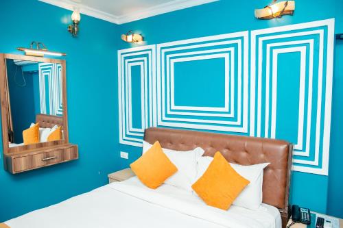 Deluxe Queen Room image 1