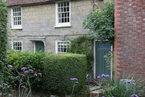 IVY COTTAGE, Pulborough