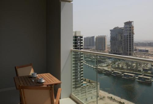 VayK - Stylish One Bedroom with a Canal View - image 12