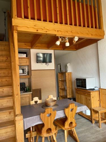 Appartement pour 6 personnes au pied des pistes au calme aux Menuires les Asters Les Menuires