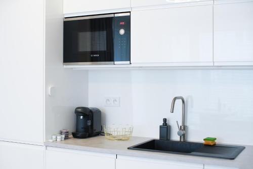 Holešovice Delight: Modern Comfort with a Twist in Prague 7, Prague (photo 6)