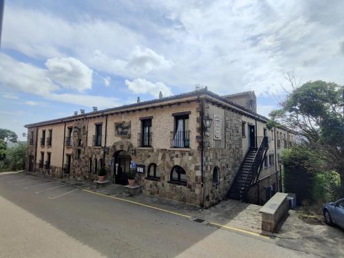 Hotel Leonor Mirón - image 2