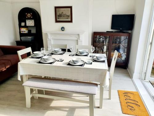 設施, Fabulous family house next to the beach in 波斯考爾中東區