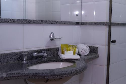 hotel-canada hotel-canada