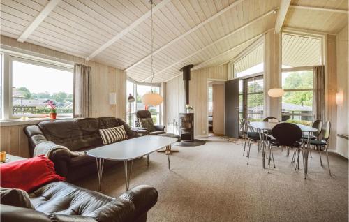  Beautiful Home In Aabenraa With Sauna in Loddenhøj